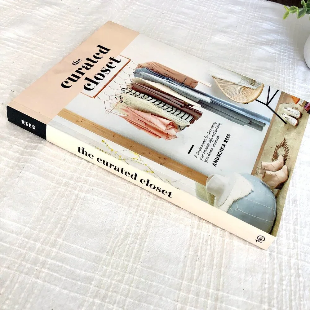 The Curated Closet with companion workbook by Anuschka Rees, paperback